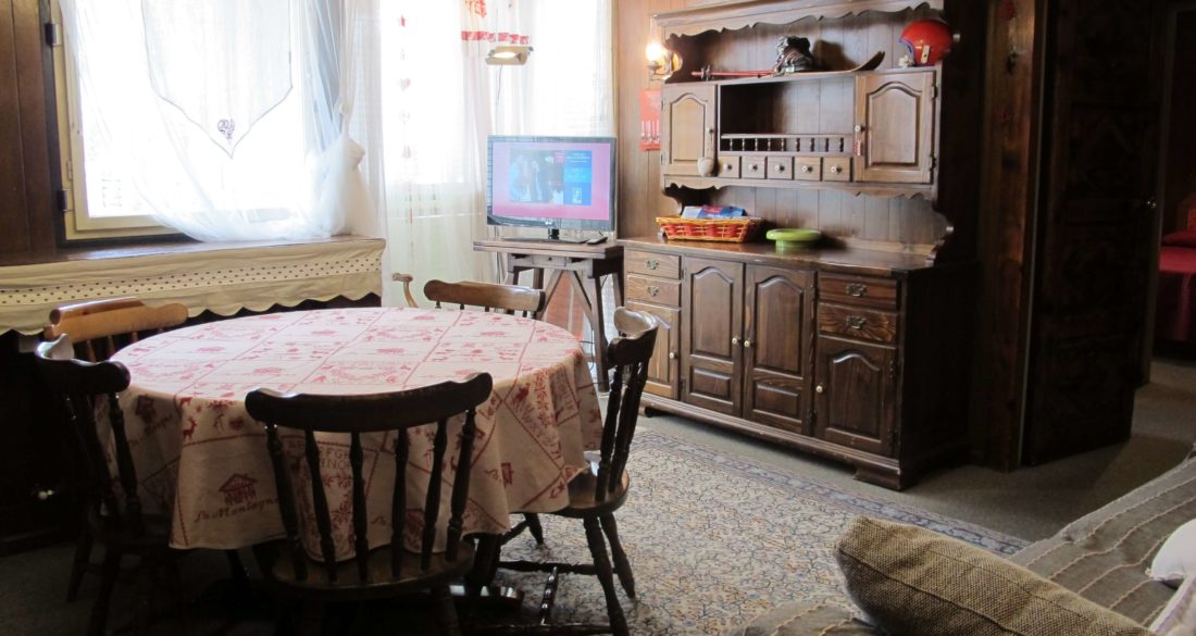 Three-room apartment with garage between skiing and fun.