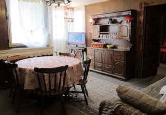 Trilocale con garage tra sci e divertimento.