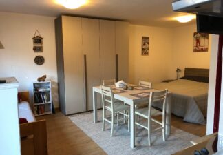 Joli nouveau studio au centre.