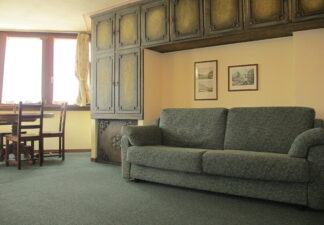 Comfortable, well-furnished two-room apartment in the centre.