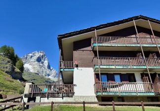 Cervinia ski nest