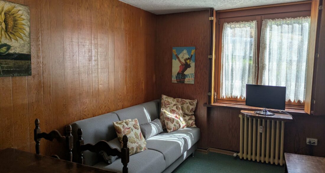 Three-room apartment a few steps from the slopes and the pedestrian street.